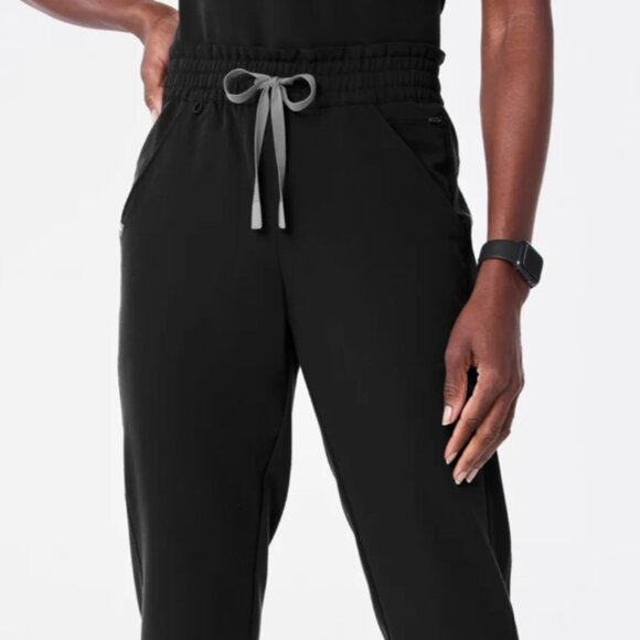 Figs Black Scrub Set - Picture 2 of 4